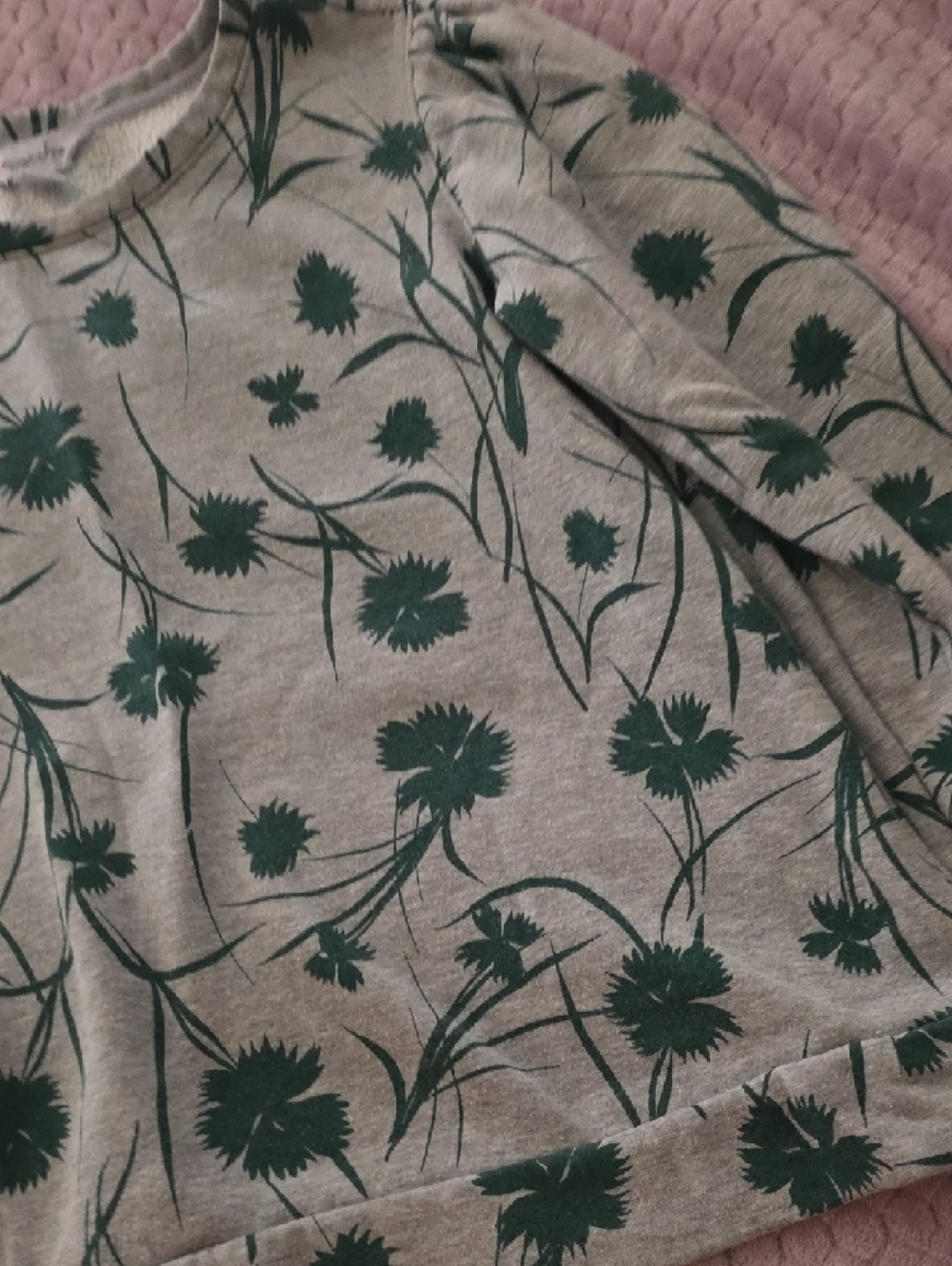 Liz Claiborne Gray Sweatshirt with Green Floral Print - Picture 5 of 9